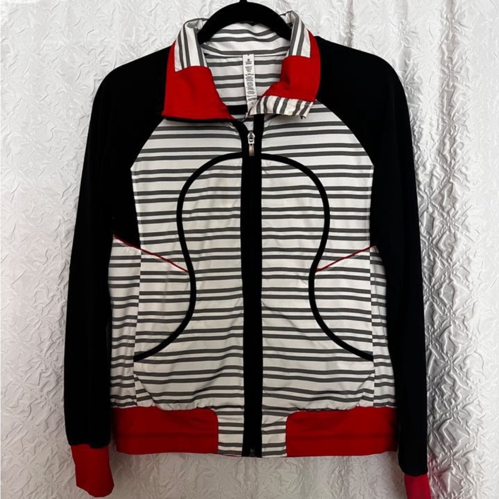 Lululemon jacket size 6